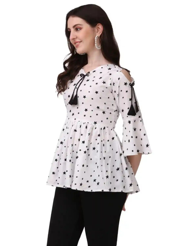 Fashionable White Tunic with Three-Quarter Sleeves – Star Print & Cutout Style