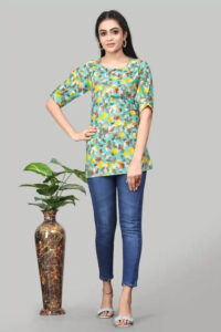 Stylish Sky Green Floral Patterned Tunic with Short Sleeves for Women’s Wardrobe