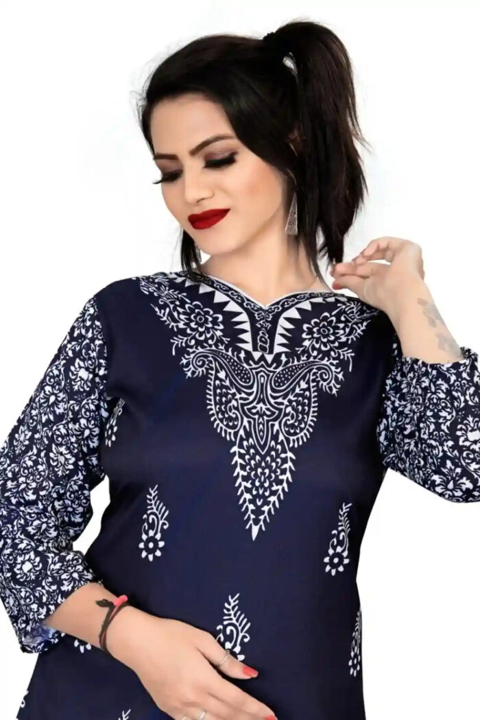 Zelzis blue hip length casual tunic with round neck