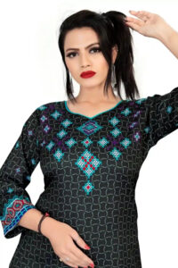 comfortable green hip length rayon tunic for everyday wear