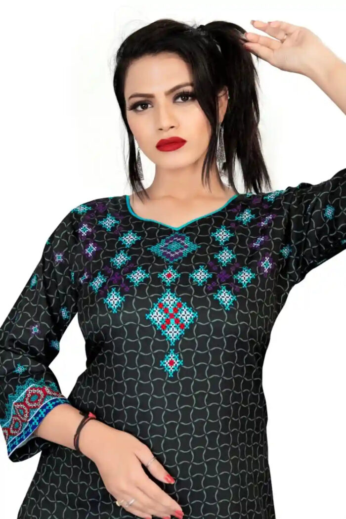 comfortable green hip length rayon tunic for everyday wear