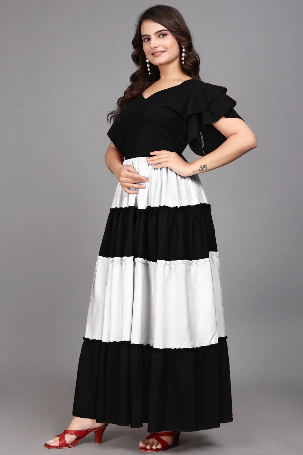 Black Colourblocks Solid Flared Maxi Dress for Casual & Party Wear - Image 5