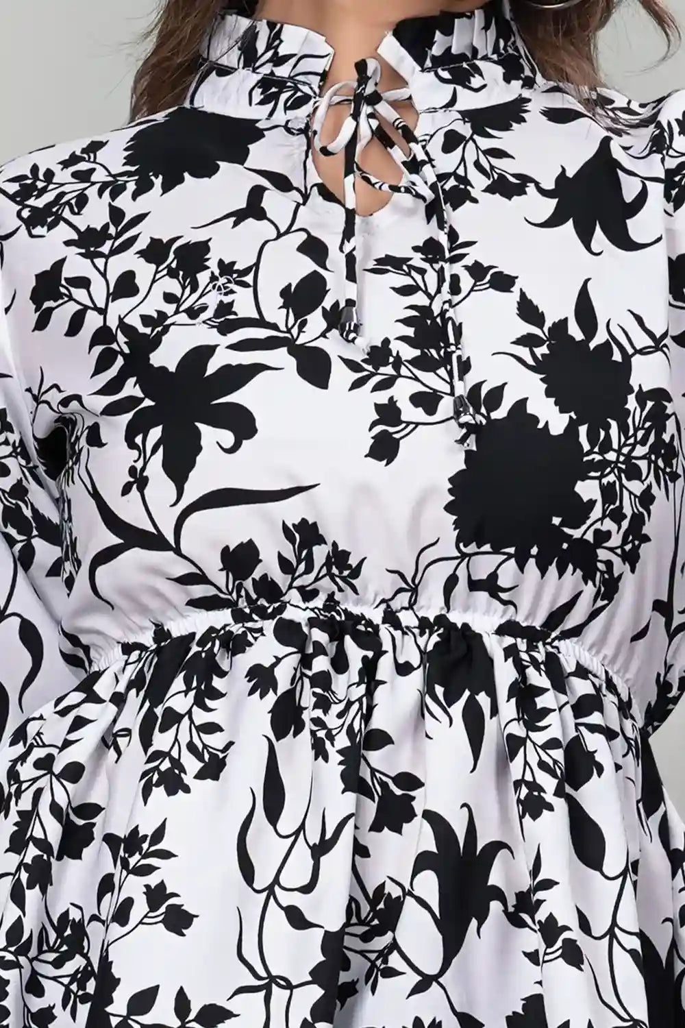 Women’s White Floral Tunic with Ruffle Neck and Casual Style for Everyday Wear